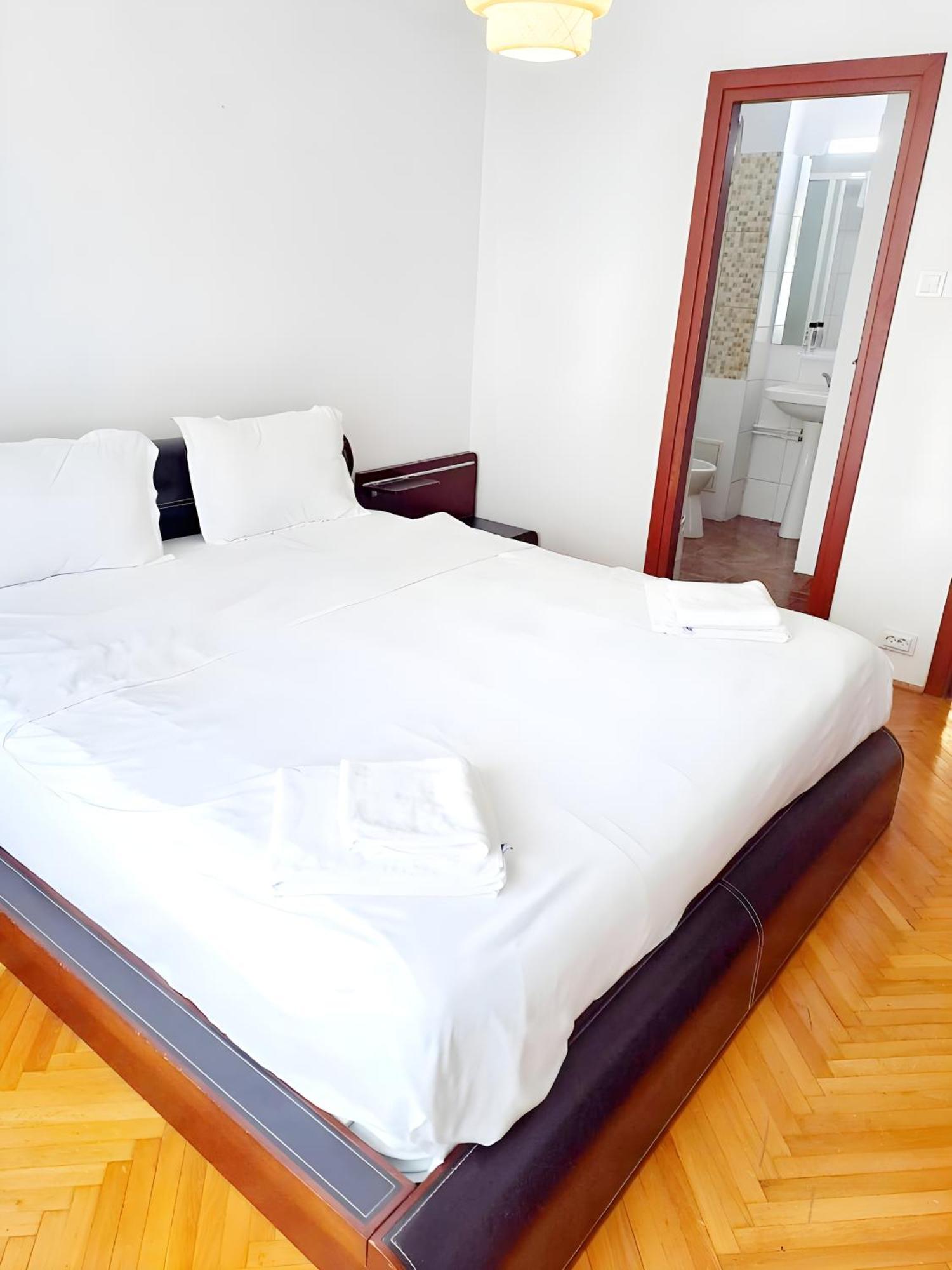 Tranquil Unirii Residence - Elegant & Spacious Living With Parking Steps From Parliament Bucureşti Exterior foto